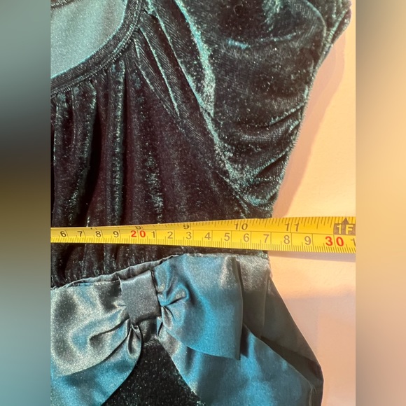 EUC Dark Green Velvet formal dress by Holiday Editions size XS - Picture 2 of 7